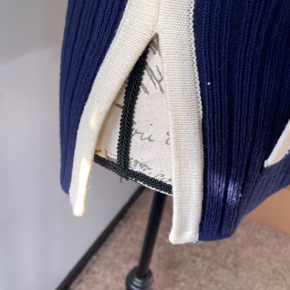 Thick Button Detail Sweater - Picture 4 of 6